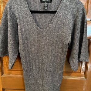 Cable & Gauge Metallic Gray V Neck Sweater with Flared Sleeves Size M